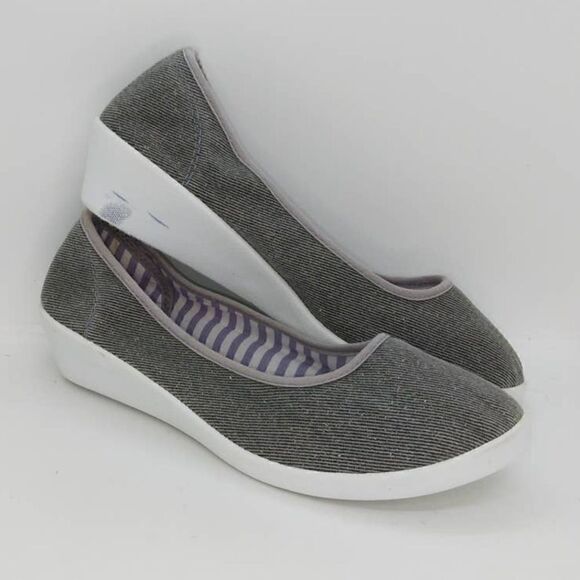 Women's Pre-owned Sparkle Gray Wedge Slip-ons - Size: 10 - Picture 1 of 5